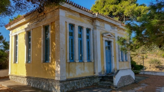 Karavas, Kythira